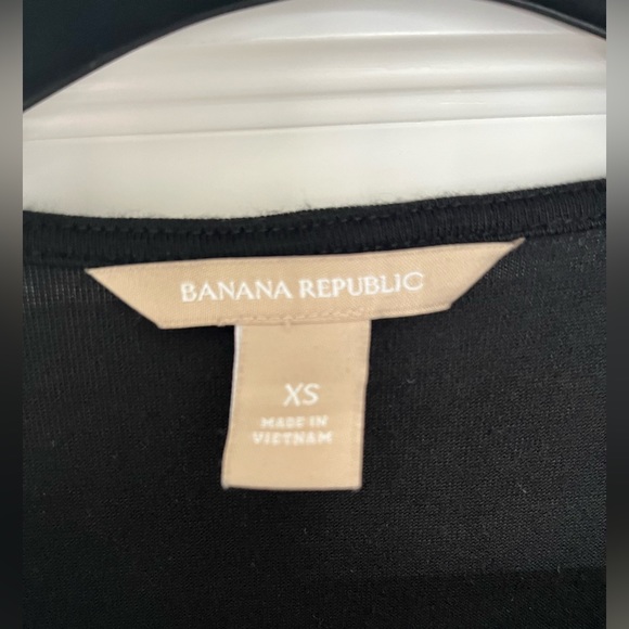 Banana Republic black sleeveless top - Picture 3 of 6